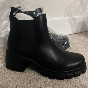 Brand new Soda Store Soda Pioneer women mid ankle boot